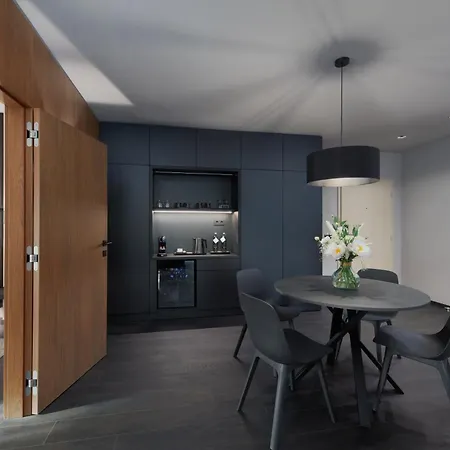 费利西塔斯spa酒店 4* 波杰布拉迪